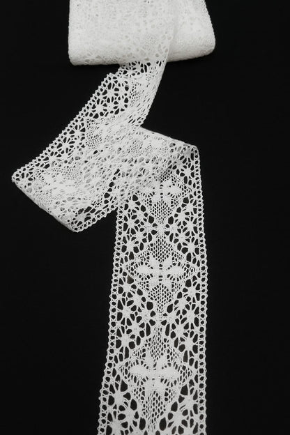 Elegant White Lace Roll – 4 Inch Width, 20 Meter Length