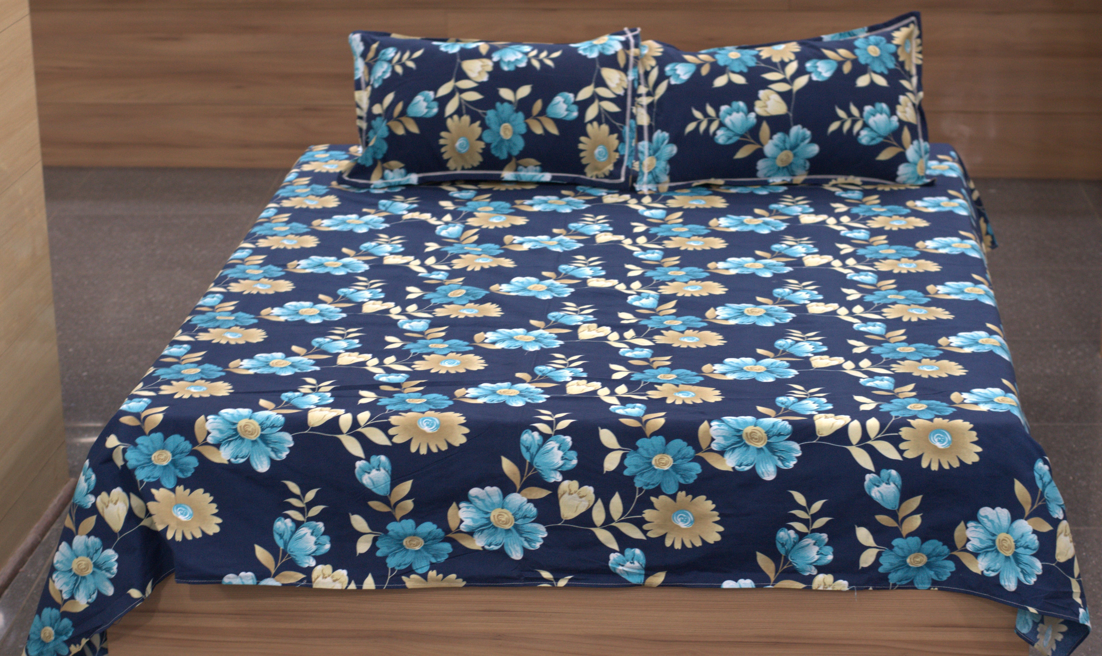 Soft Feel Floral Blend Bed Sheet Set (225 x 250 cm) – Navy Blue with Elegant Blue & Beige Flowers